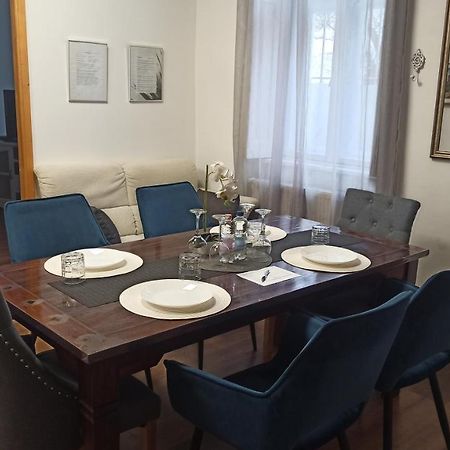Varalja Apartman Tata Exterior foto