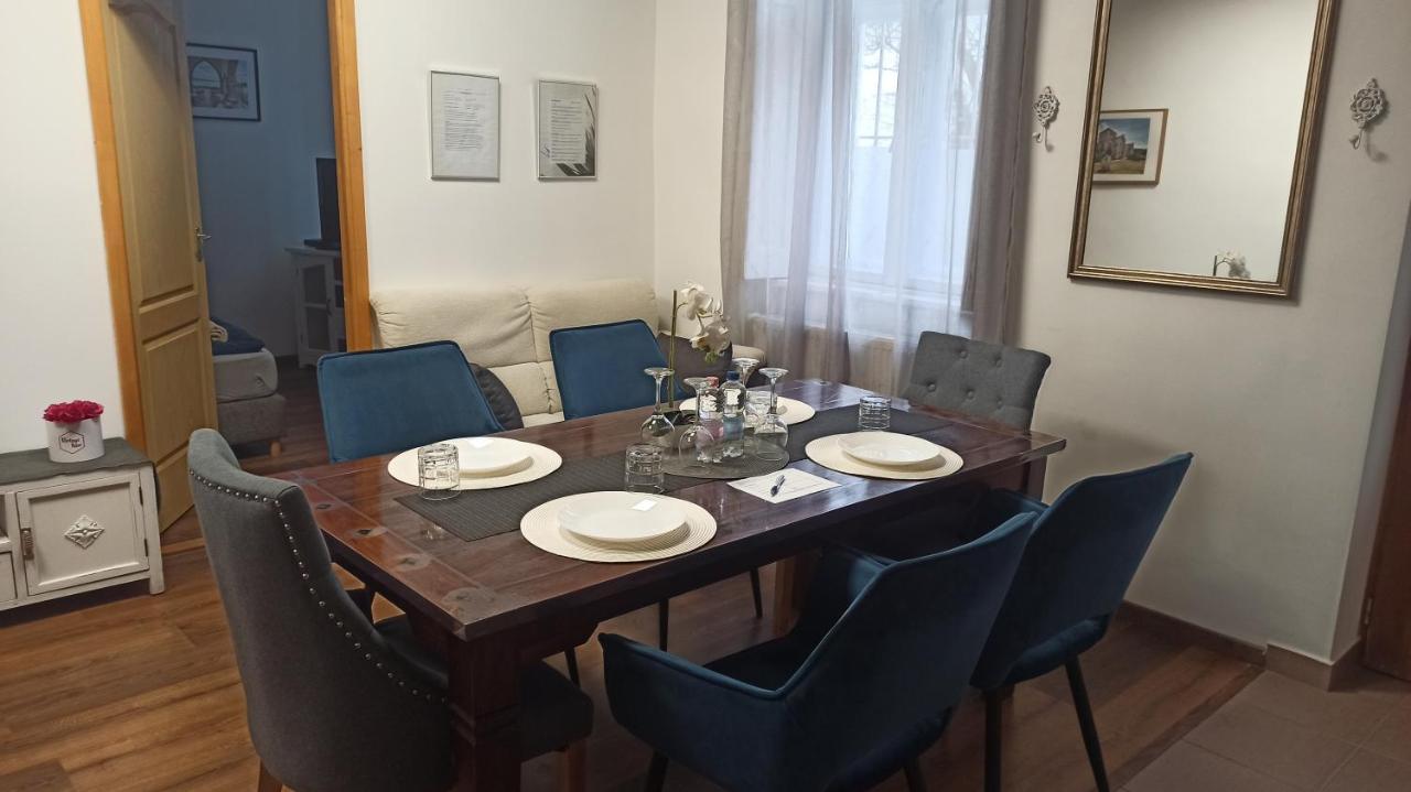 Varalja Apartman Tata Exterior foto