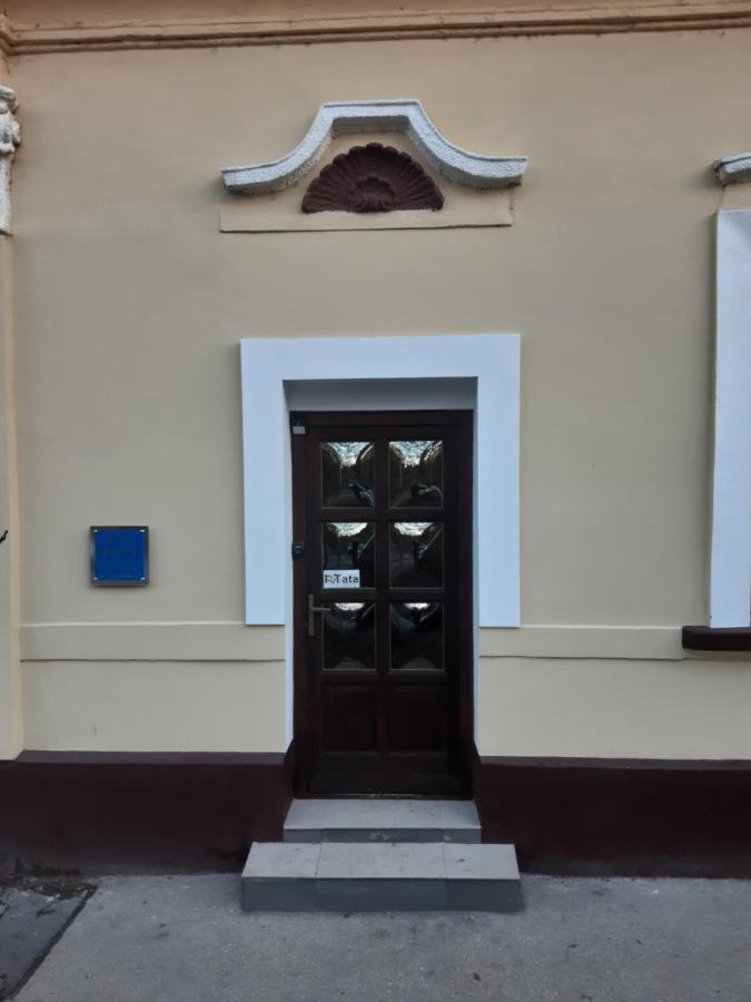 Varalja Apartman Tata Exterior foto